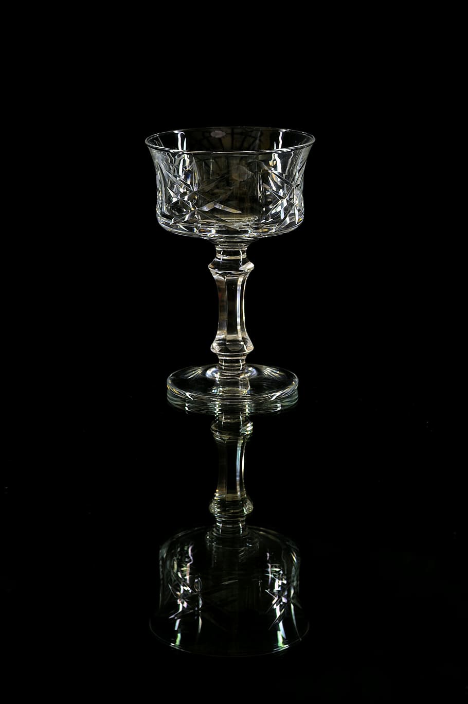 glass, empty, transparent, murano, glasses, tray, whisky, liquors HD wallpaper