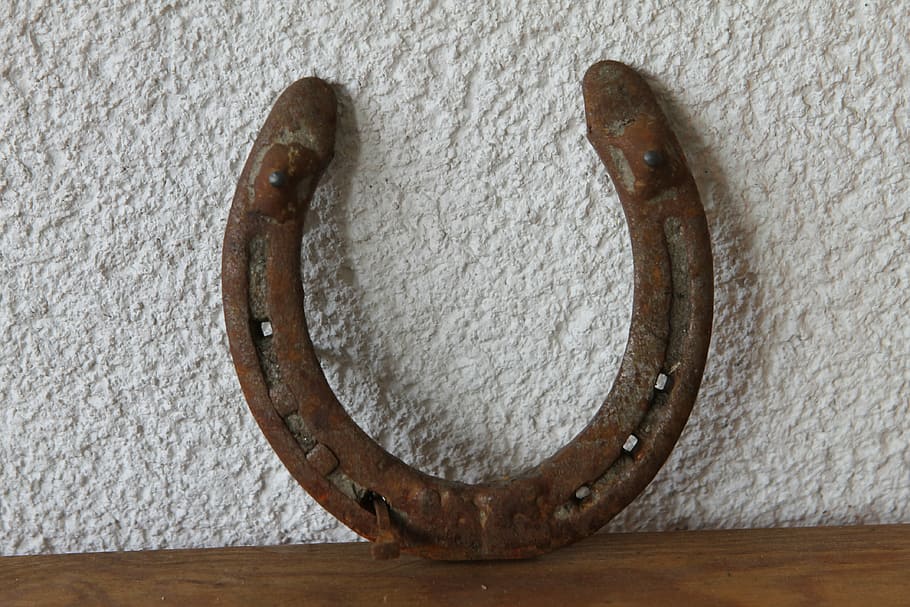 horseshoe, rusty, lucky charm, wood - Material, old, metal HD wallpaper