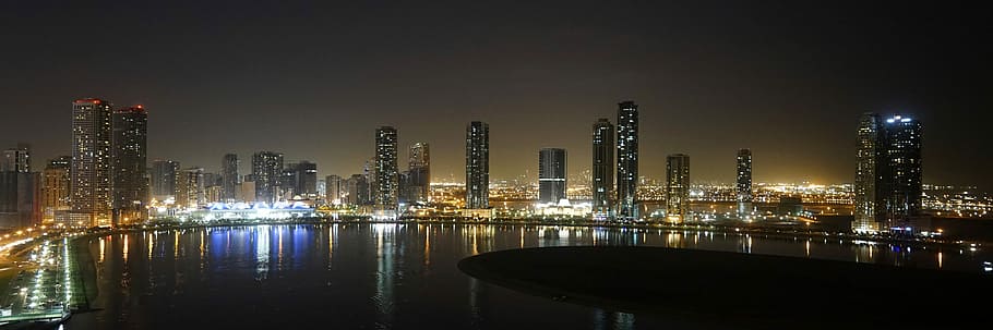 Panoramic view of the Al Khan Lagoon in Sharjah, United Arab Emirates, HD wallpaper