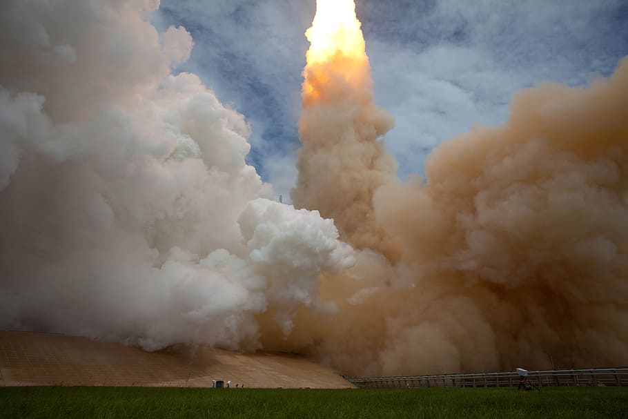 space shuttle with smoke, rocket, spaceship, florida, cape canaveral HD wallpaper