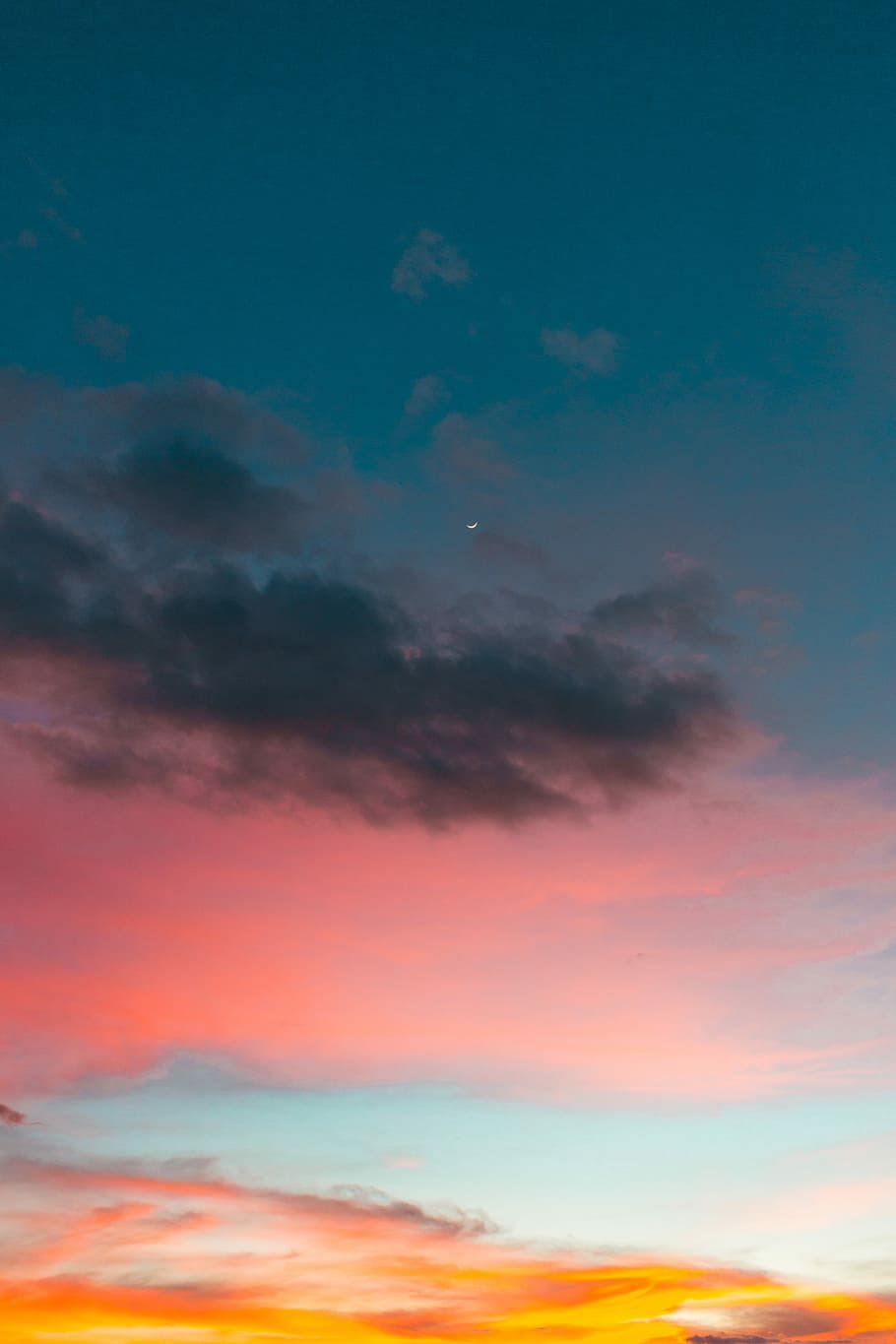moon near gray and blue sky, low angle photo nimbus cloud, sunset HD wallpaper