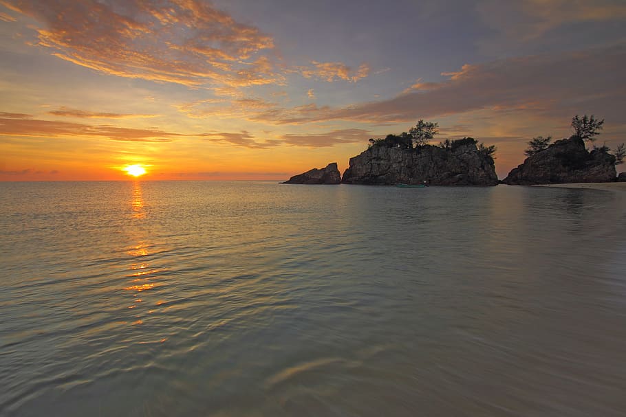 sea, dawn, nature, sky, calm, cliffs, clouds, dramatic, dusk HD wallpaper