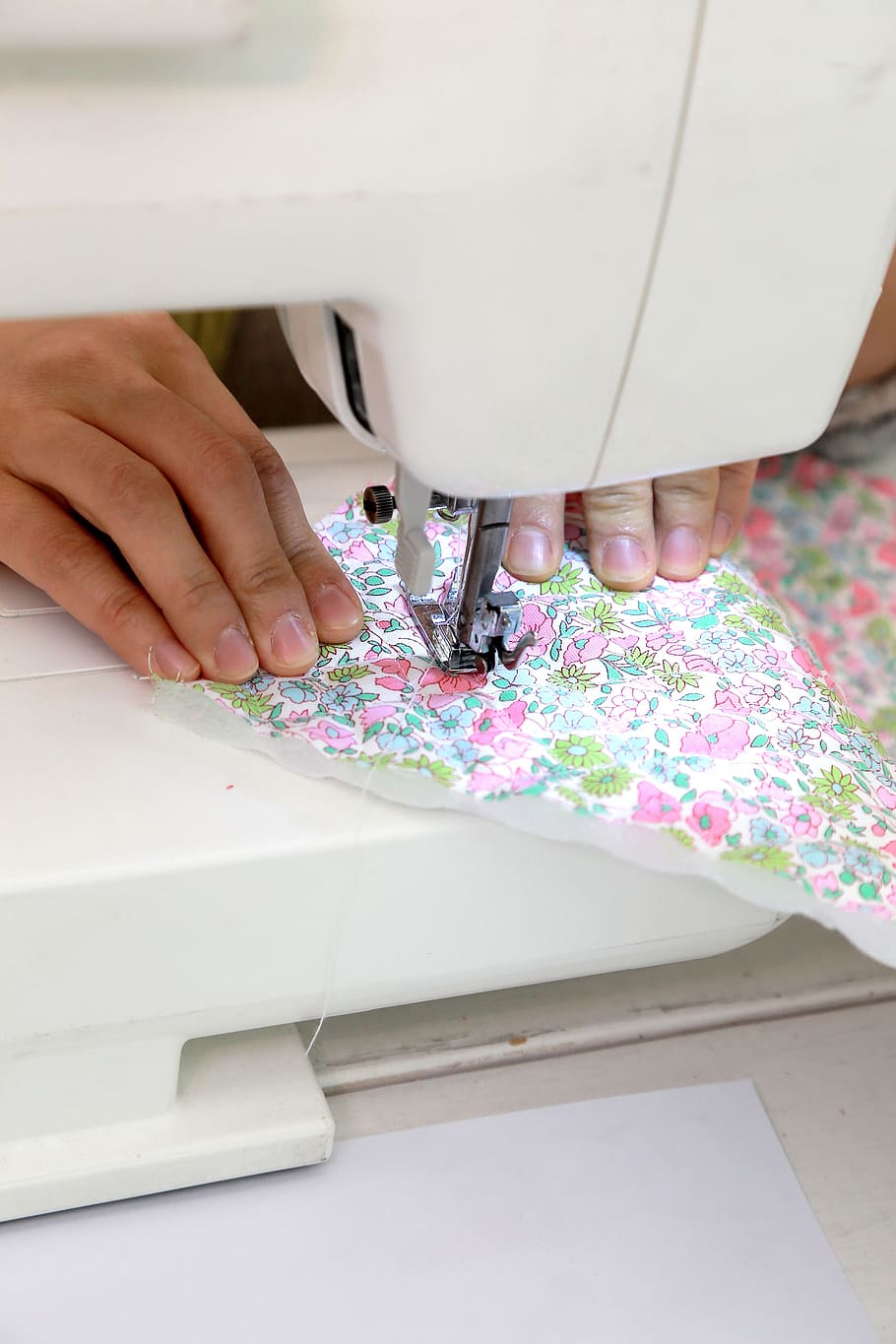 person sewing floral textile, sewing machine, fabric, ssoing, HD wallpaper
