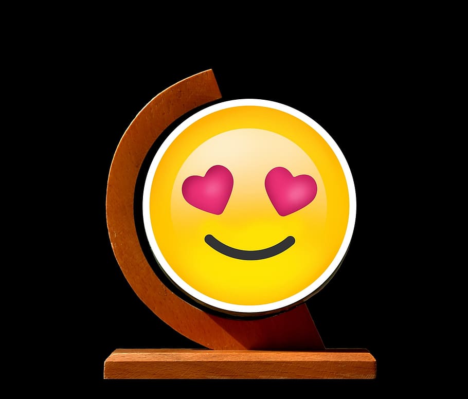 love emoji with brown wooden frame, smiley, valentine's day, greeting card, HD wallpaper
