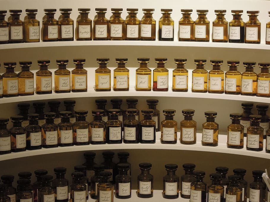 brown glass bottle lot on white shelf, fragonard, perfume, fat HD wallpaper