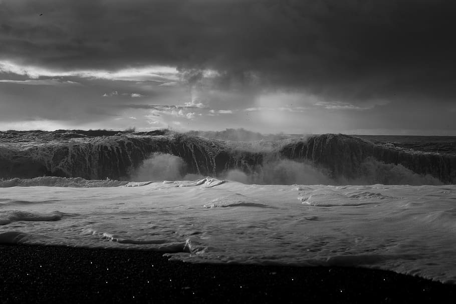 Sneaker Wave, grayscale photo of waterfalls, beach, sea, ocean HD wallpaper