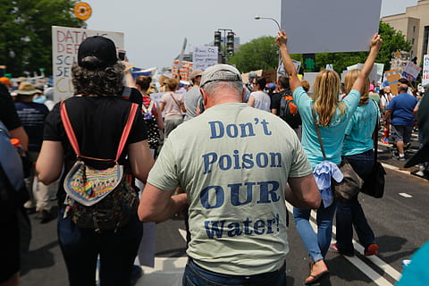 group of person walking on street, protesting crowd of people walking on road during daytime HD wallpaper
