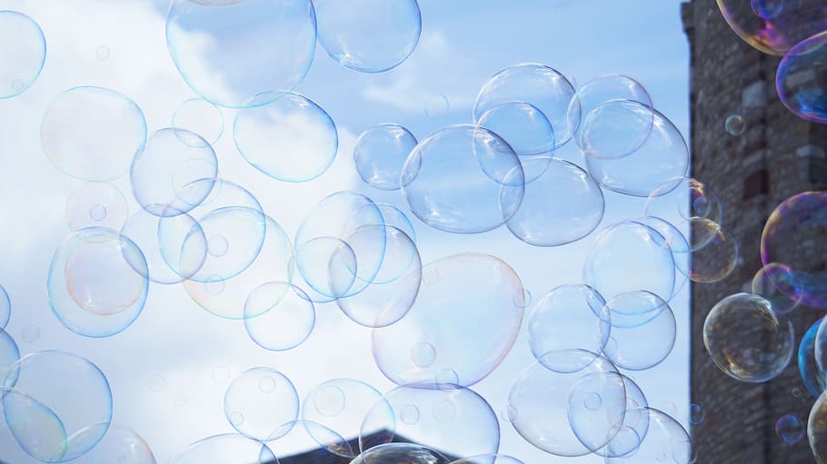 soap bubbles, large, wabbelig, fly, sky, large bubble, close-up HD wallpaper