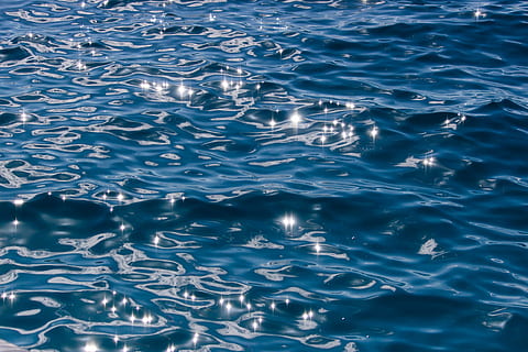 body of water during daytime, sea, ocean, waves, nature, shine HD wallpaper