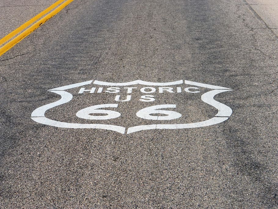 Street трек. Велодорожка знак на асфальте. Дорога 66. Надписи на дорогах США. Знак конец велосипедной дорожки.