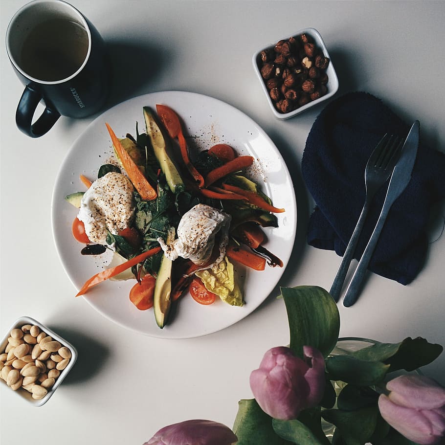Proper healthy paleo breakfast, almonds, brunch, eggs, hazelnuts HD wallpaper