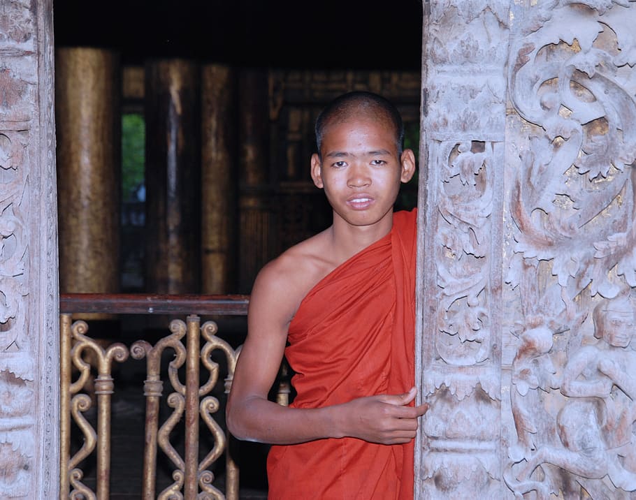 monks, burma, temple, myanmar, looking at camera, standing, HD wallpaper