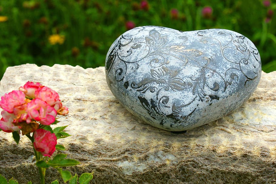 heart, grabschmuck, reflection, stone heart, silent, harmony HD wallpaper