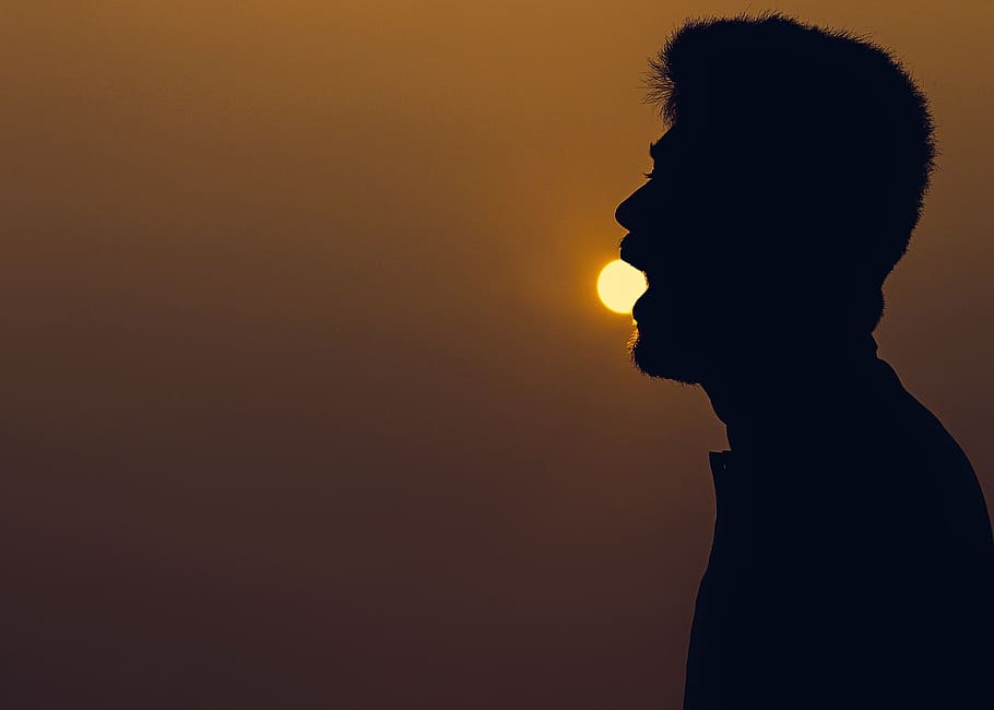 sunset, boy, eating, sky, gradient sky, silhouette, one person HD wallpaper