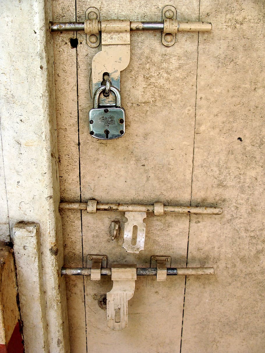 Door, Padlock, Bolt, Wooden, building, india, security, safety HD wallpaper