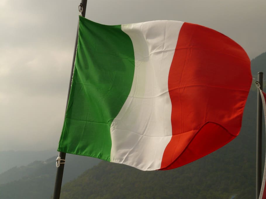 Italy flag on pole, wind, green, white, red, flutter, symbol HD wallpaper
