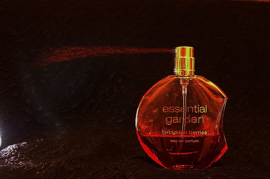 Essential Garden fragrance bottle, Perfume Bottle, Flacon, light from below, HD wallpaper