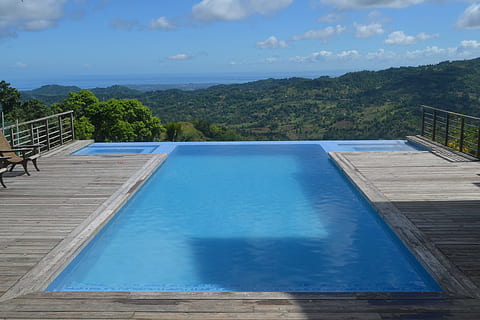 blue and gray pool over looking the mountain ranges, landscape photography HD wallpaper
