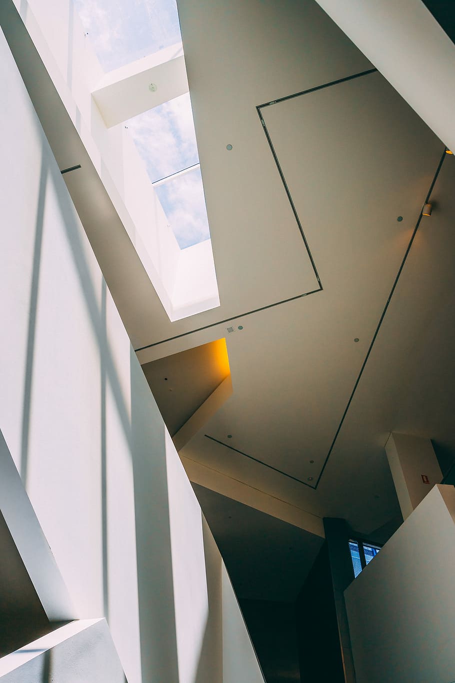 architectural photography of white building, architectural photography of building HD wallpaper