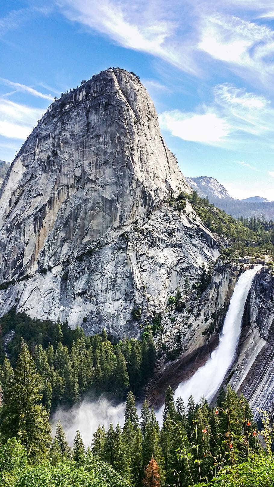 A Beautiful View in Yosemite, landscape photo of mountain with trees HD wallpaper