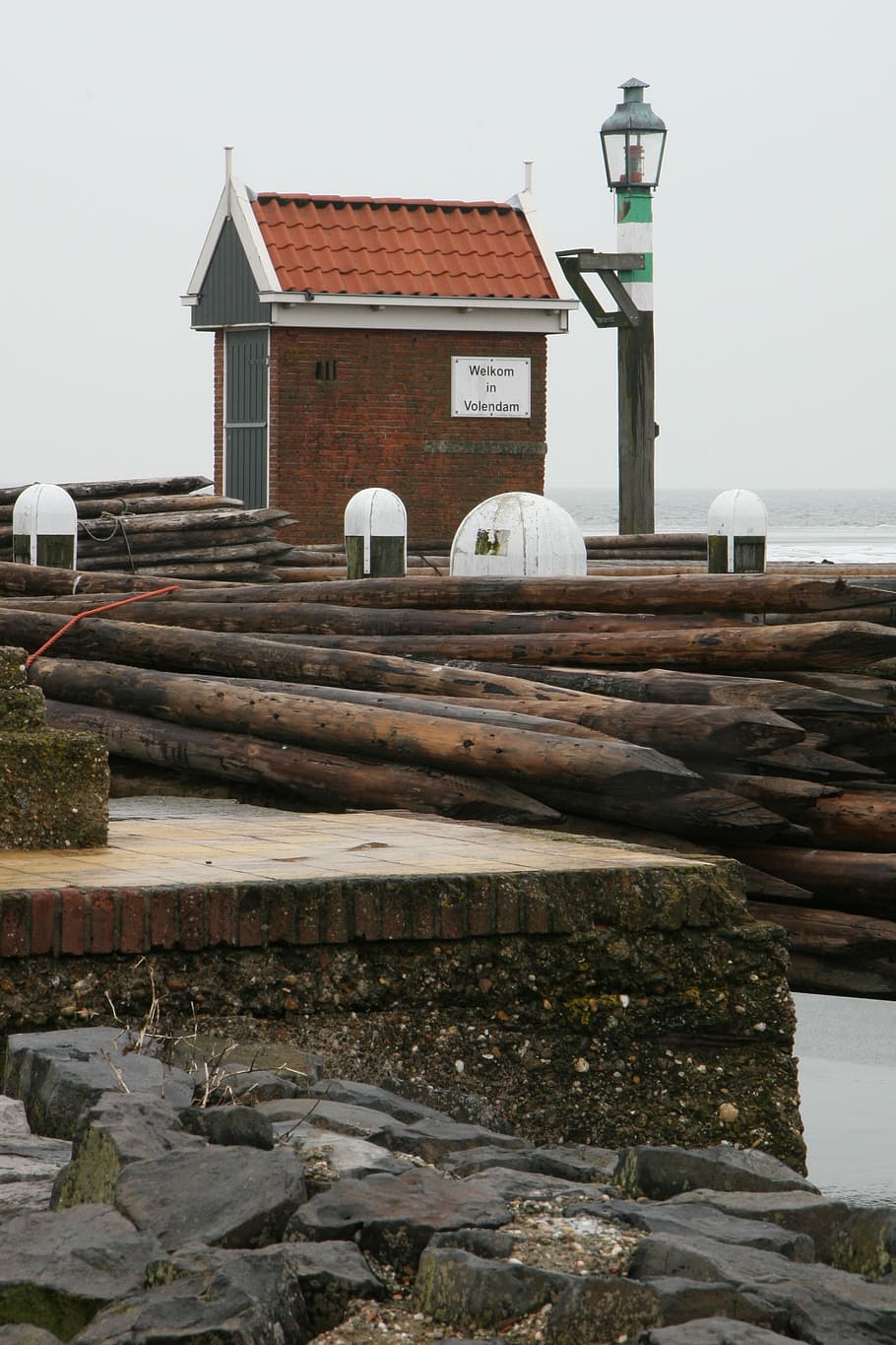 Volendam, Water, Sea, Lamp Post, Stones, quay, cottage, netherlands, HD wallpaper