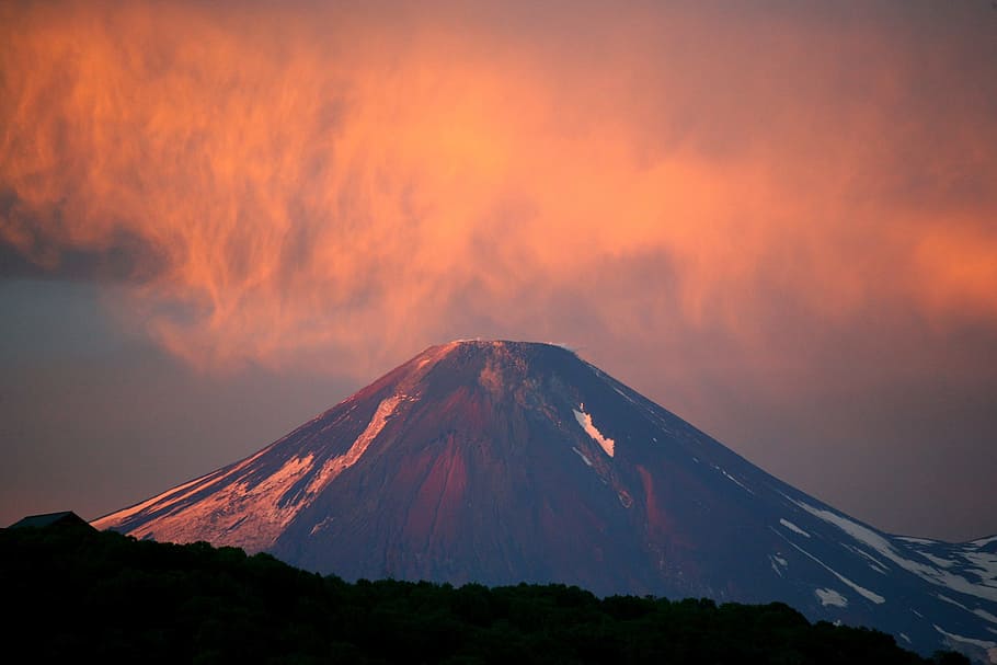 volcano, sunset, clouds, mountains, nature, evening, height HD wallpaper