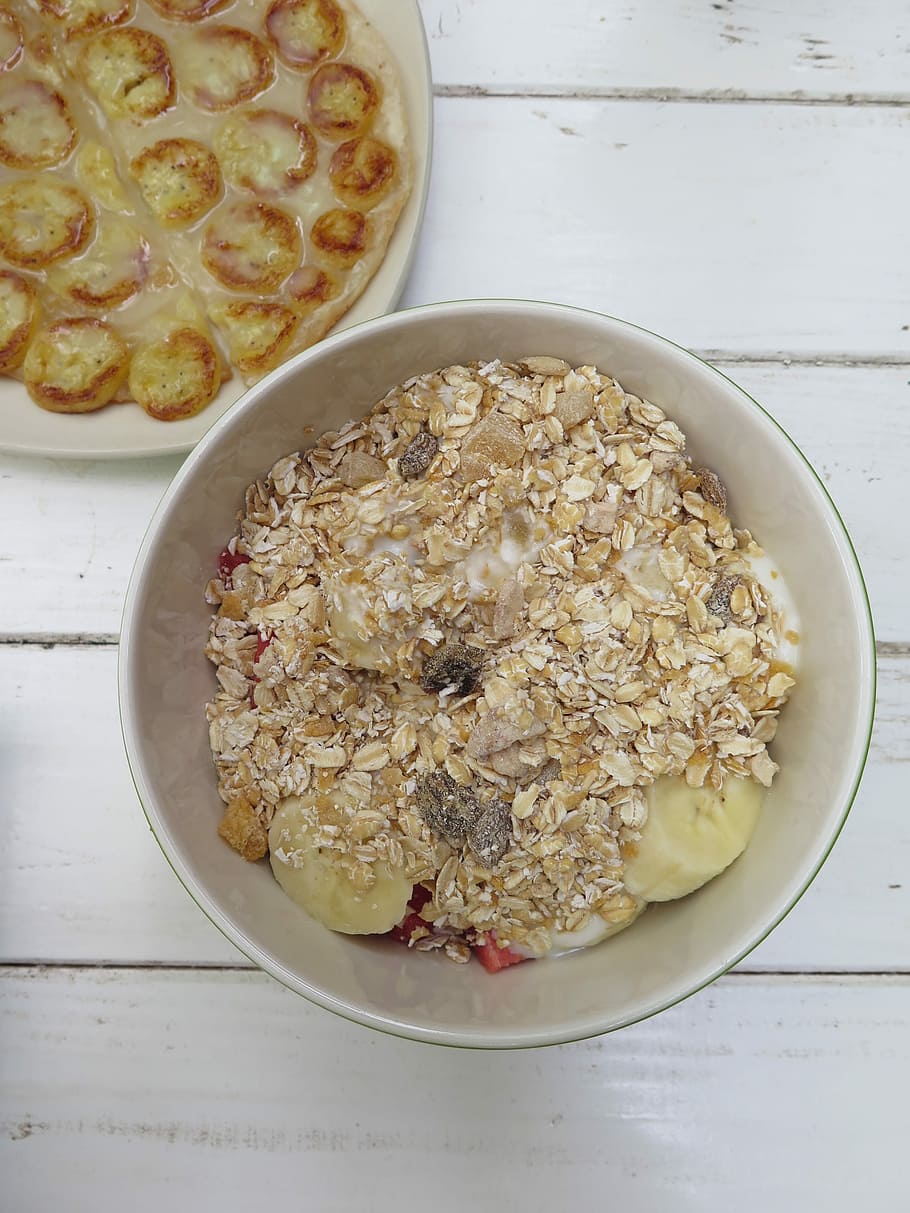 oat meal in white ceramic bowl and slice banana, food, gourmet HD wallpaper