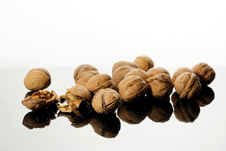 Nut, Nutshells, Christmas Time, Crack, breaking up, food, bake HD wallpaper