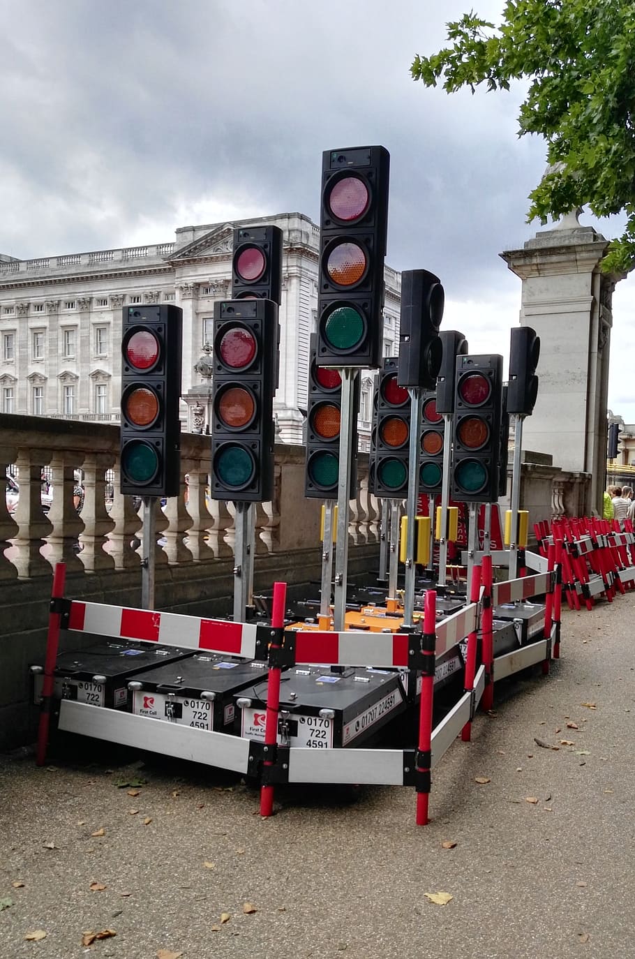 london, traffic lights, storage, sky, day, no people, cloud - sky HD wallpaper