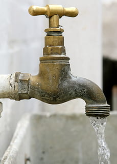 brass-colored metal open water faucet, tap, background, clean HD wallpaper