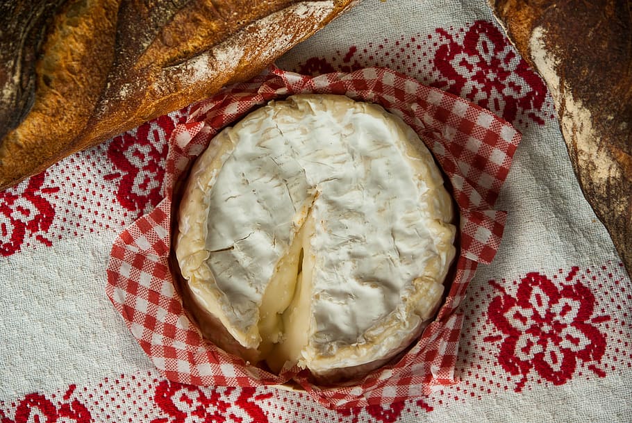 baked pastry on red and white gingham textile, normandy, camembert HD wallpaper