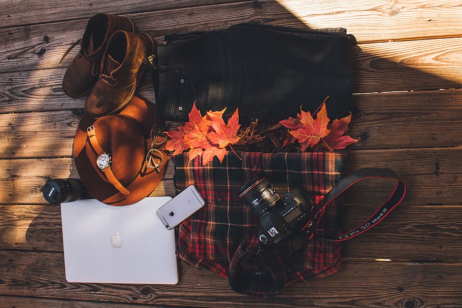 Camera gear, computer and clothes, technology, clothing, fashion HD wallpaper