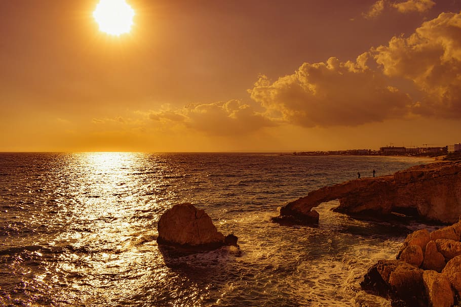 rocks near body of water, sunset, dusk, sea, seashore, seascape HD wallpaper