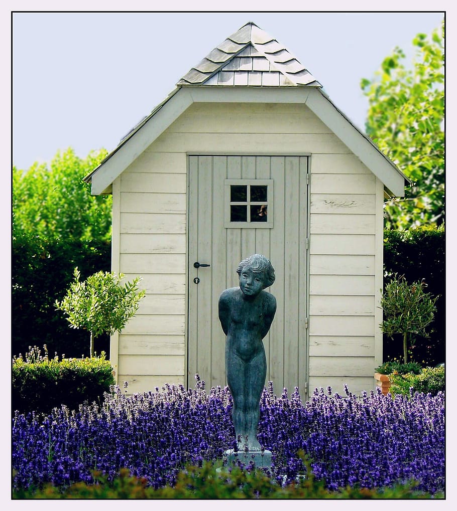 garden-shed-garden-figurines-romance-garden.jpg