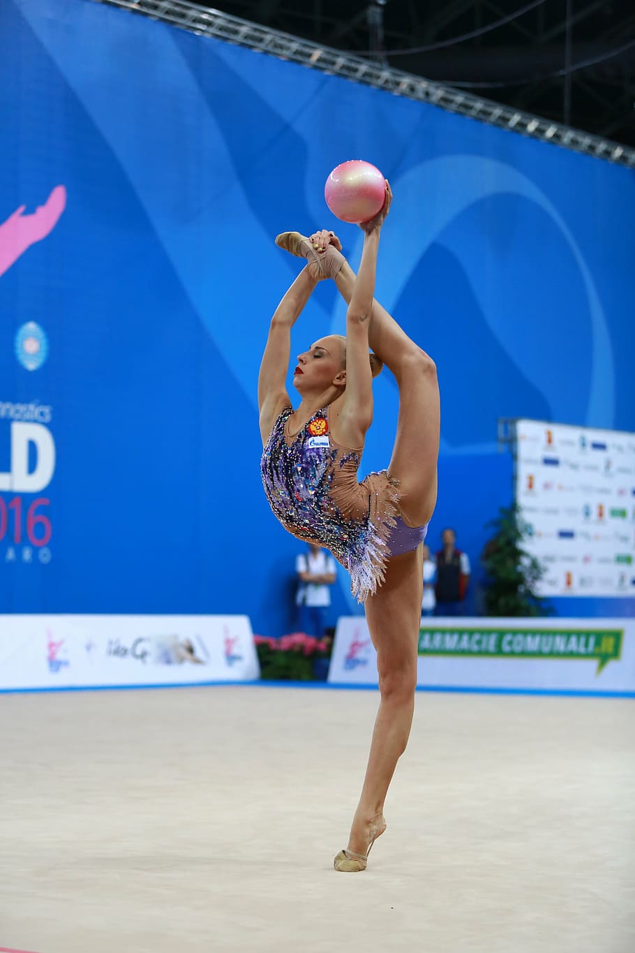 woman doing gymnast, gymnastics, rhythmic gymnastics, sport, race, HD wallpaper