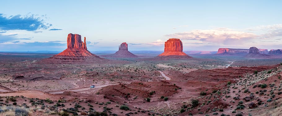 landscape photograph of canyonds, rock formation, panaroma, wild west