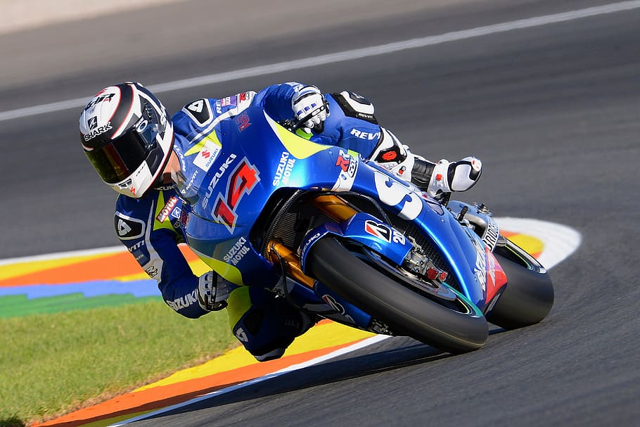motorcycles, race, helmets, pilots, competition, sport, extreme HD wallpaper