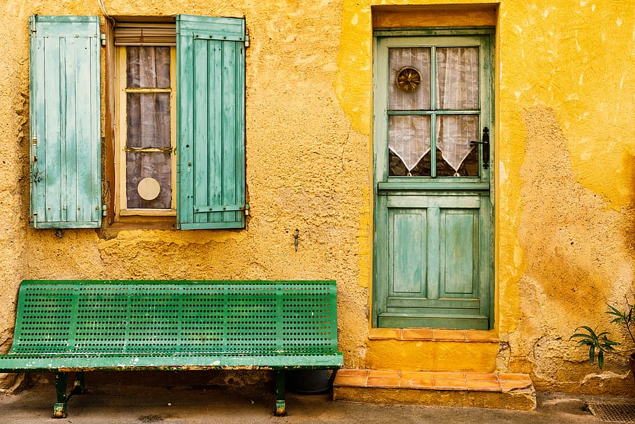 gang chair in front of house, green park bench near window, wall HD wallpaper