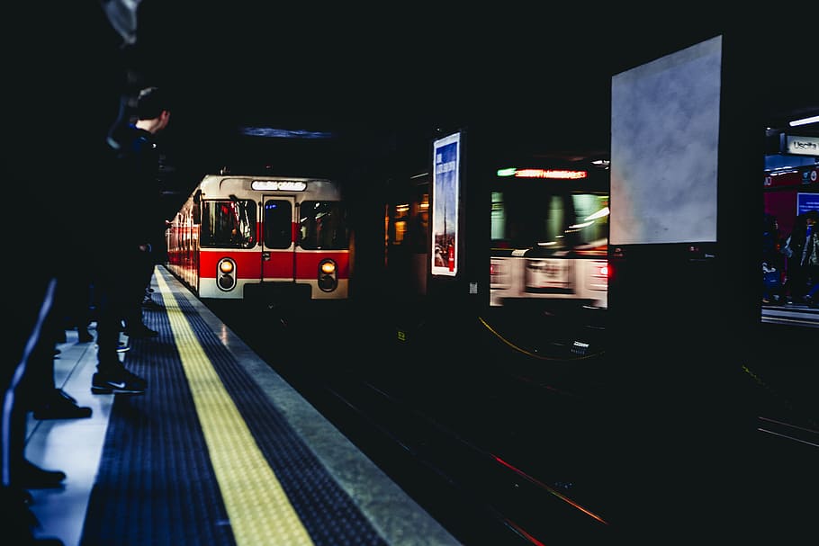 White and Red Train in Underground, blur, city, colors, commuters, HD wallpaper