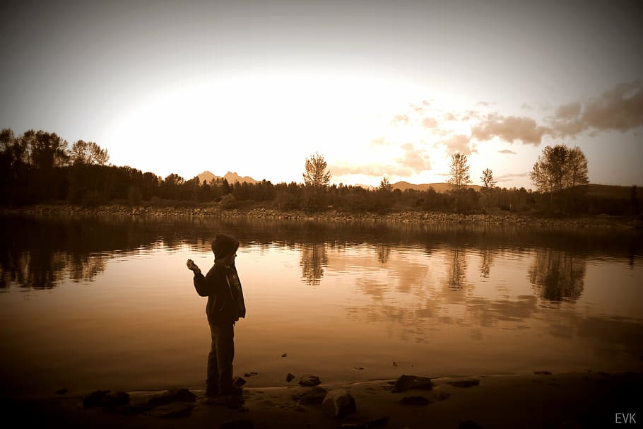 child, throwing, river, water, playing, kid, fun, sunset, dusk HD wallpaper