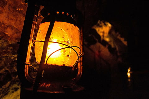 lighted lantern, dark, cavern, glow, metal, gas, old, lamp HD wallpaper