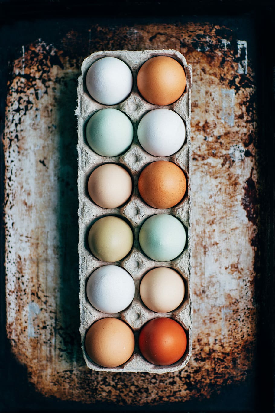dozen eggs on tray, multicolored egg tray, food, food and drink HD wallpaper