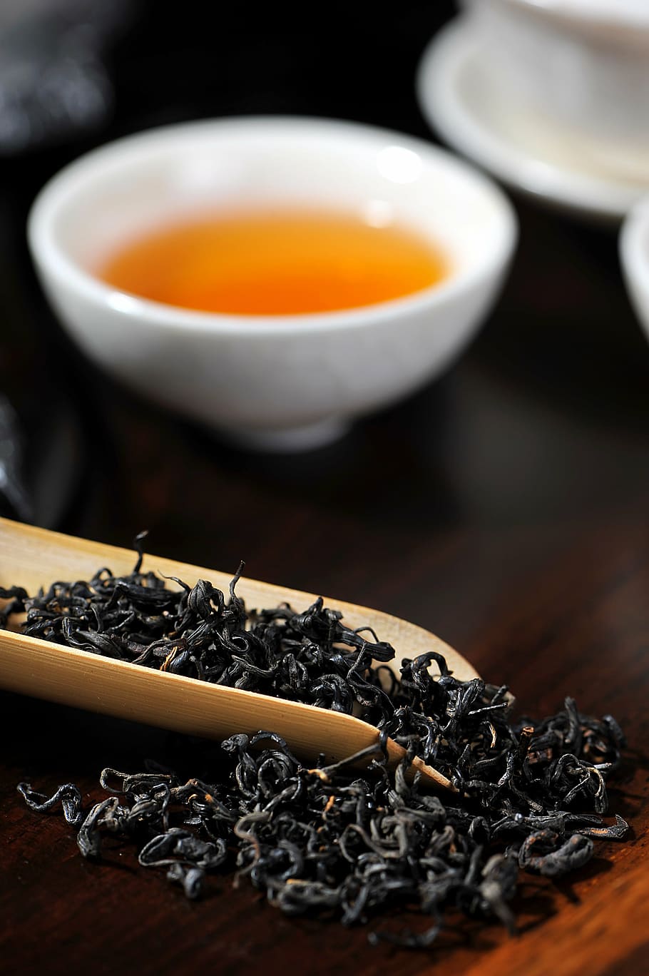 dried plant on top of brown scoop, black tea, important, tea cup HD wallpaper