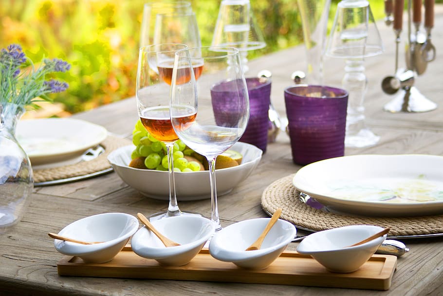 dinnerware lot on table at daytime, wine, invite, food, champagne HD wallpaper