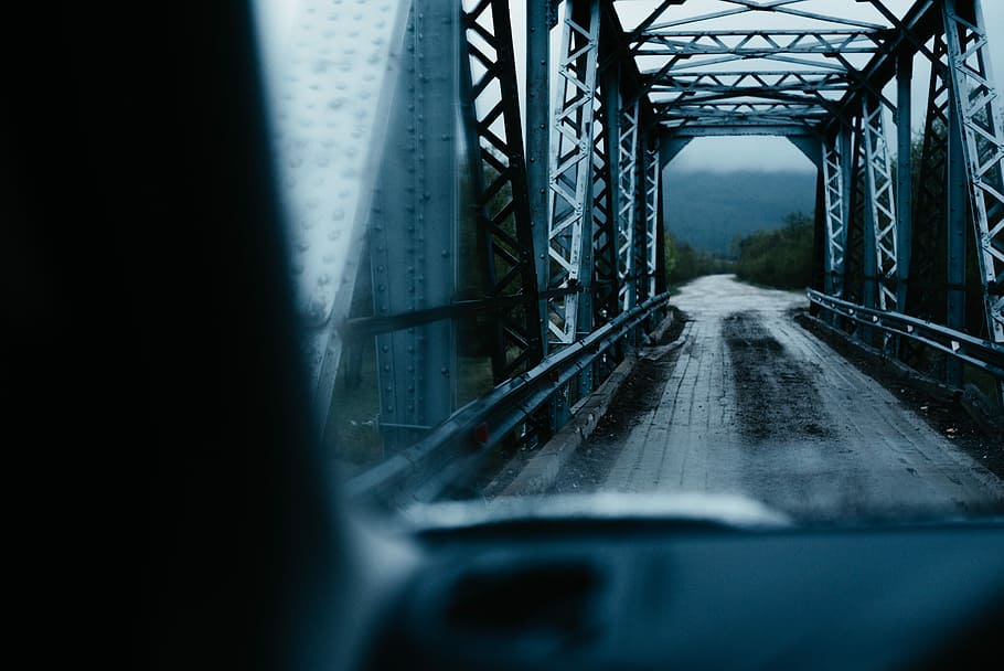 gray concrete bridge, macro photography of bridge, windscreen HD wallpaper