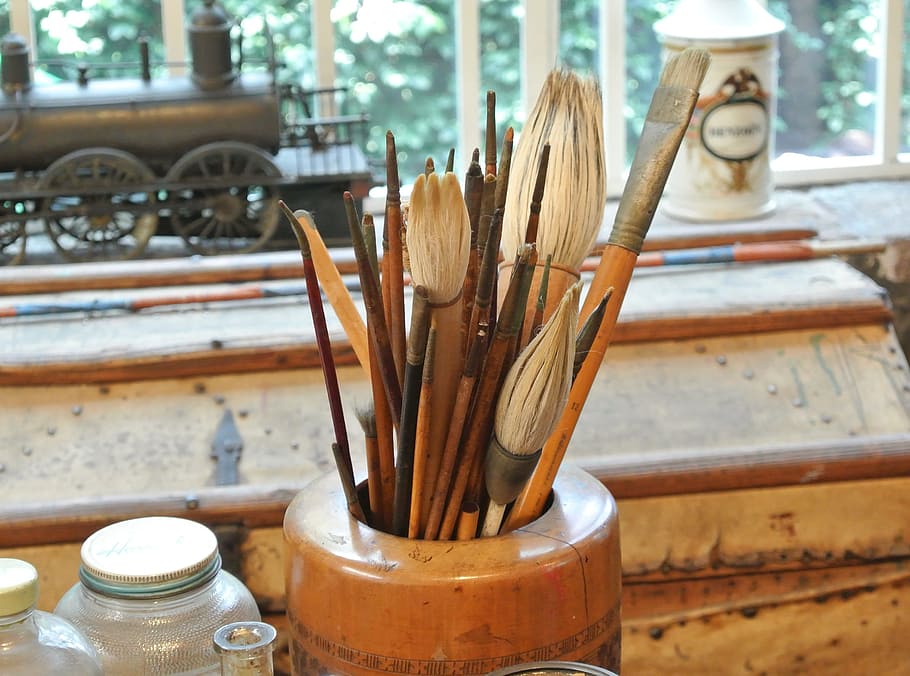 wood, brushes, creativity, paint, oil, paintings, indoors, large group of objects HD wallpaper