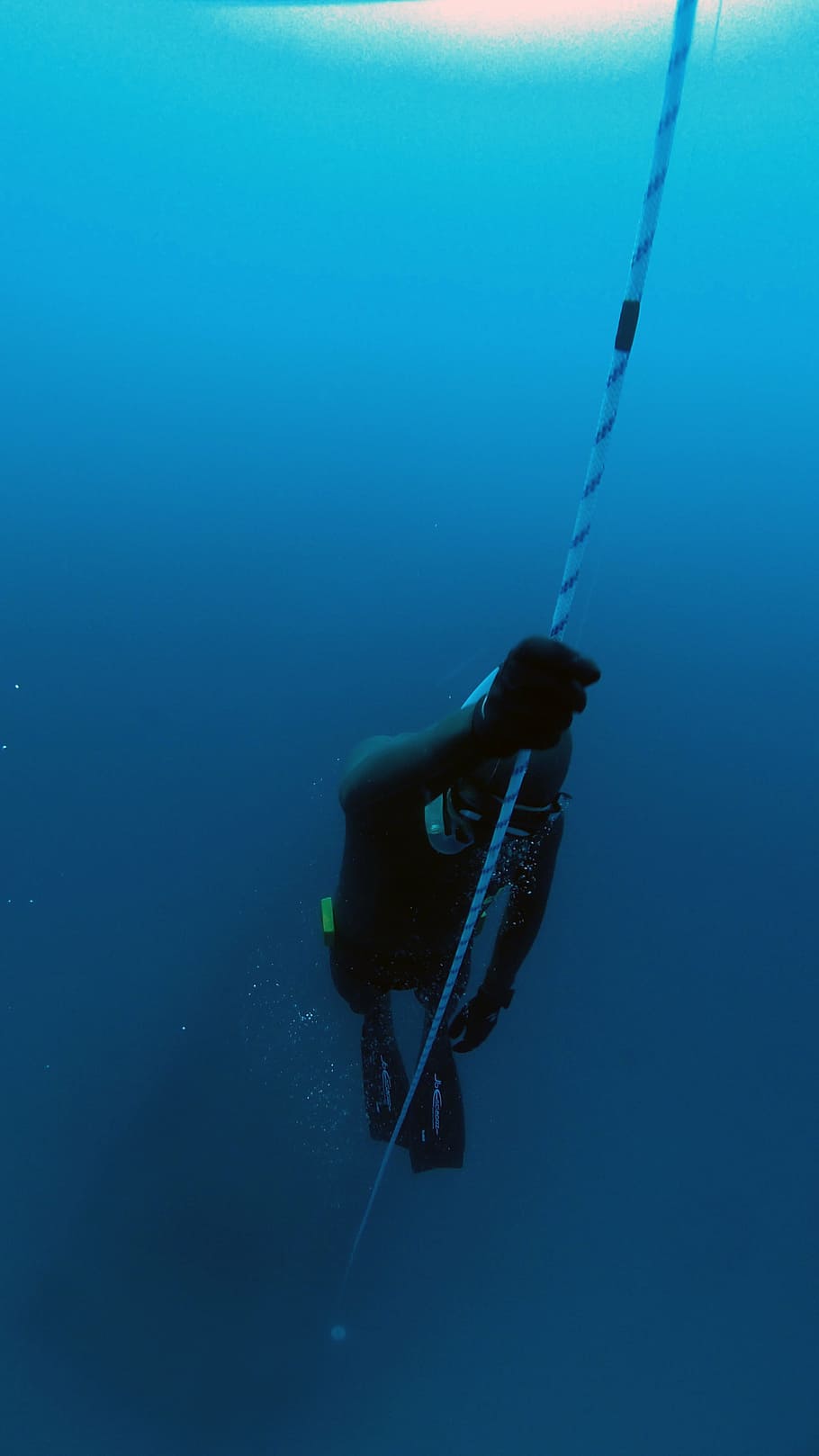 blue, deep, diver, ocean, sea, water, rope, underwater, one person HD wallpaper