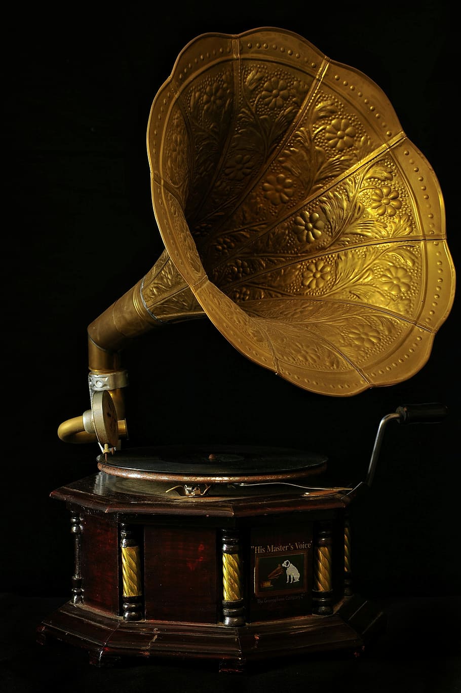 brown and gold-colored His Master's Voice gramophone, Turntable