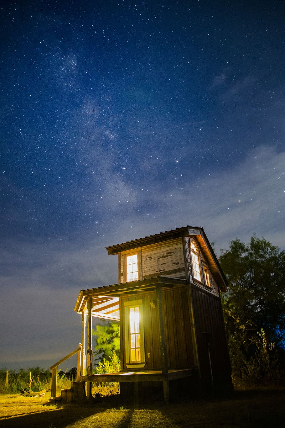 Hd Wallpaper Brown Wooden House Beside Green Leaf At Night Time House Near Trees Under Starry Sky Wallpaper Flare