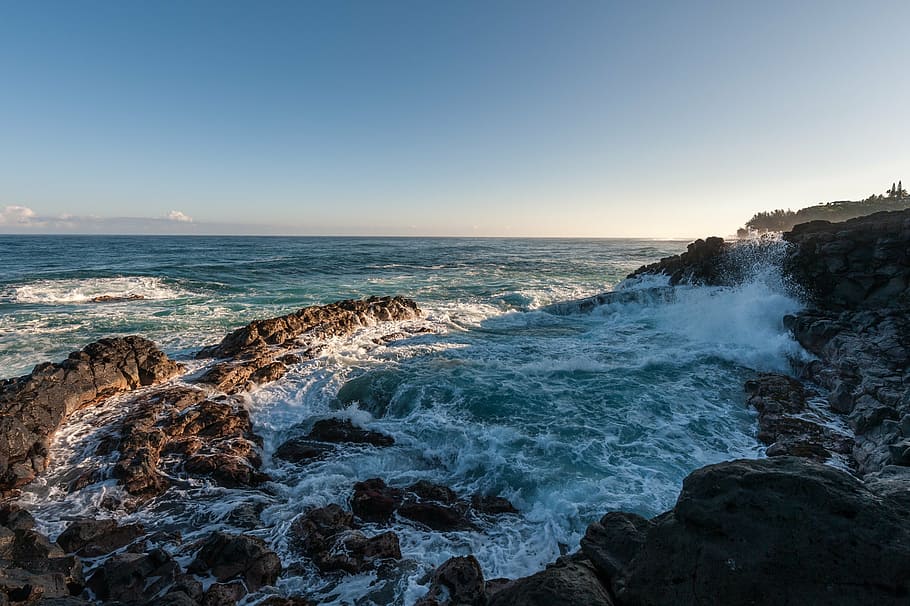 ocean waves on rocks during daytime, sea, sky, seascape, coast, HD wallpaper